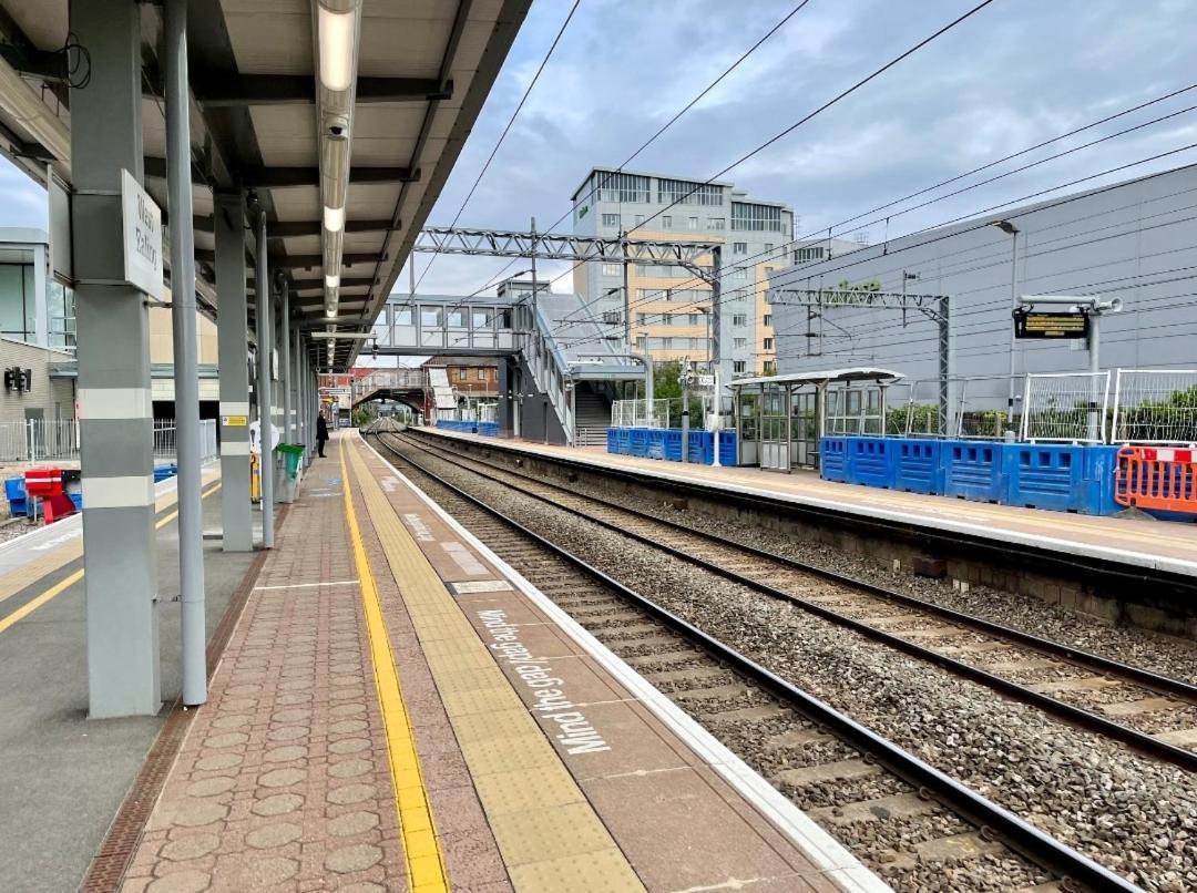 London City Apartment Ealing Zewnętrze zdjęcie